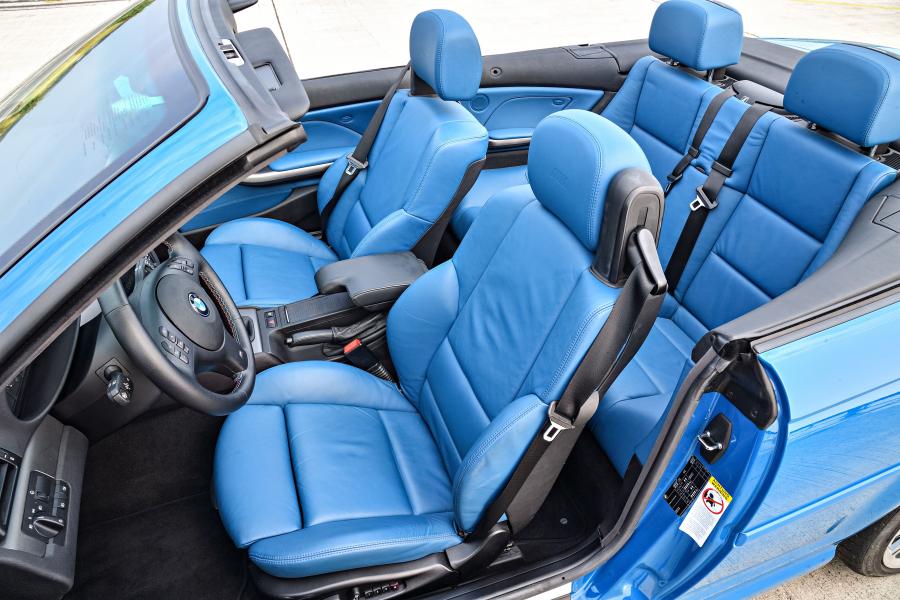 Интерьер BMW M3 Convertible (E46) 2001 года  (фото 6 из 58)